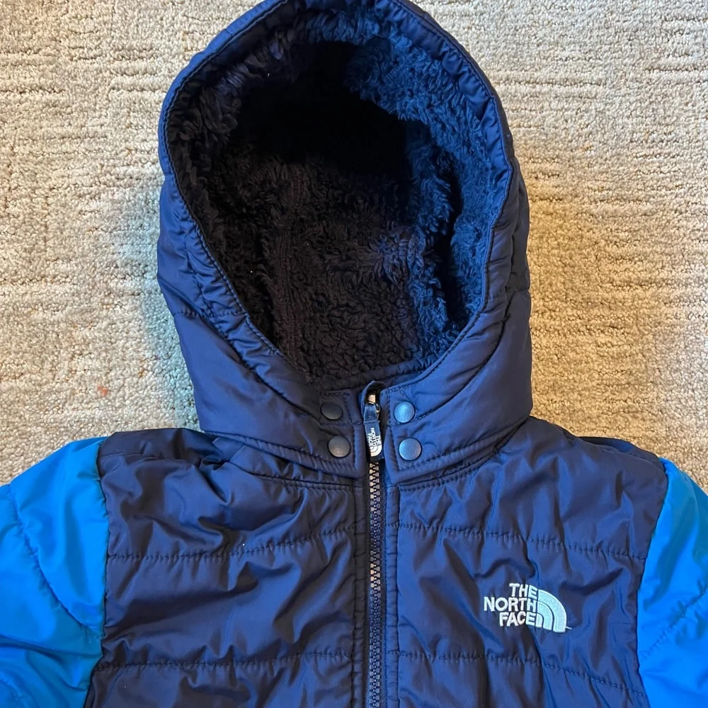 North Face winter jacket - reversible & detachable hood - Picture 4 of 9